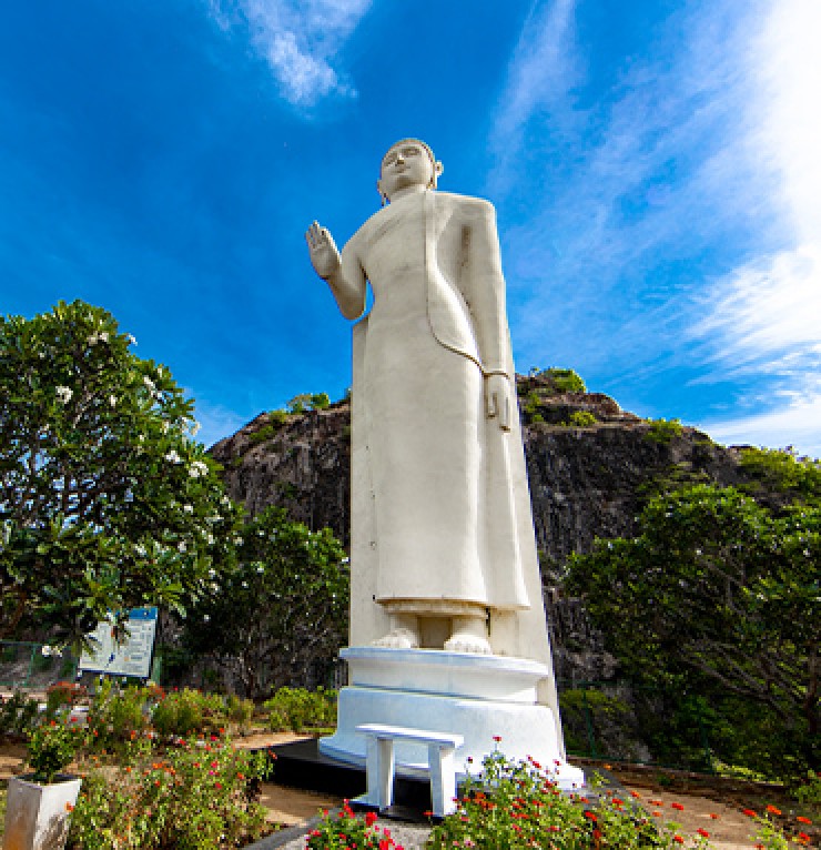 Majestic Buddha statues | Gateway to East